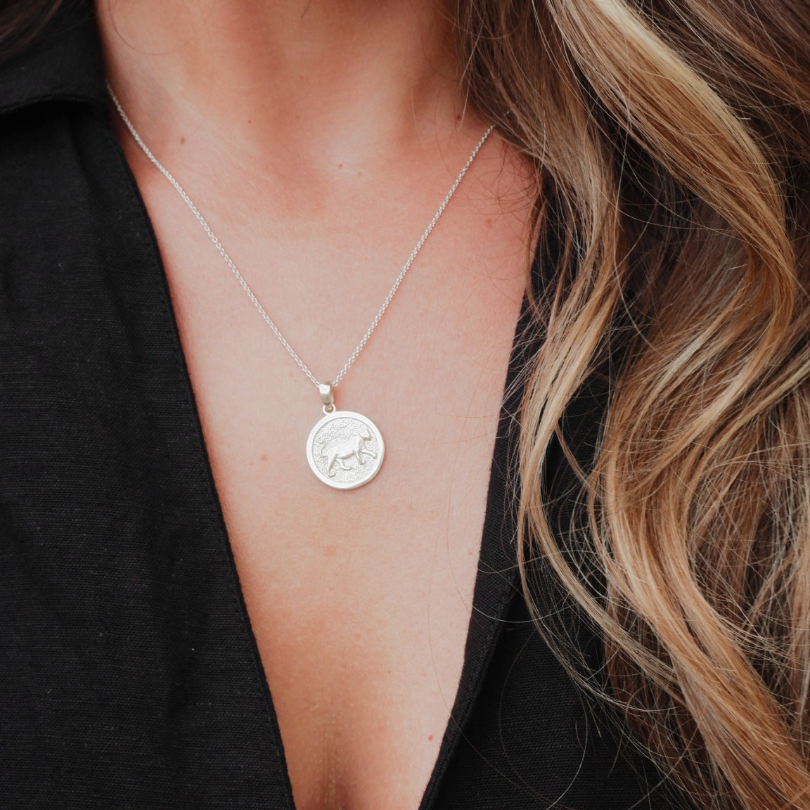 silver lioness pendant Livetta