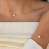 Single Pearl Bracelet featuring a cultured freshwater pearl on a delicate gold vermeil chain.