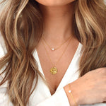 Single Pearl Bracelet featuring a cultured freshwater pearl on a delicate gold vermeil chain.